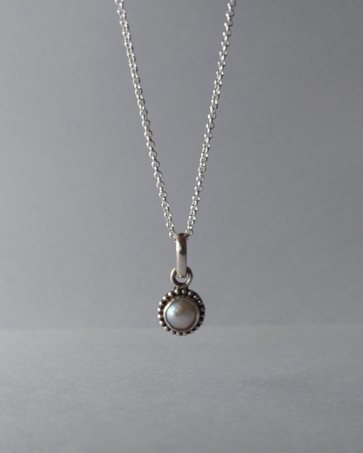 Cadena con dije Perla Madre