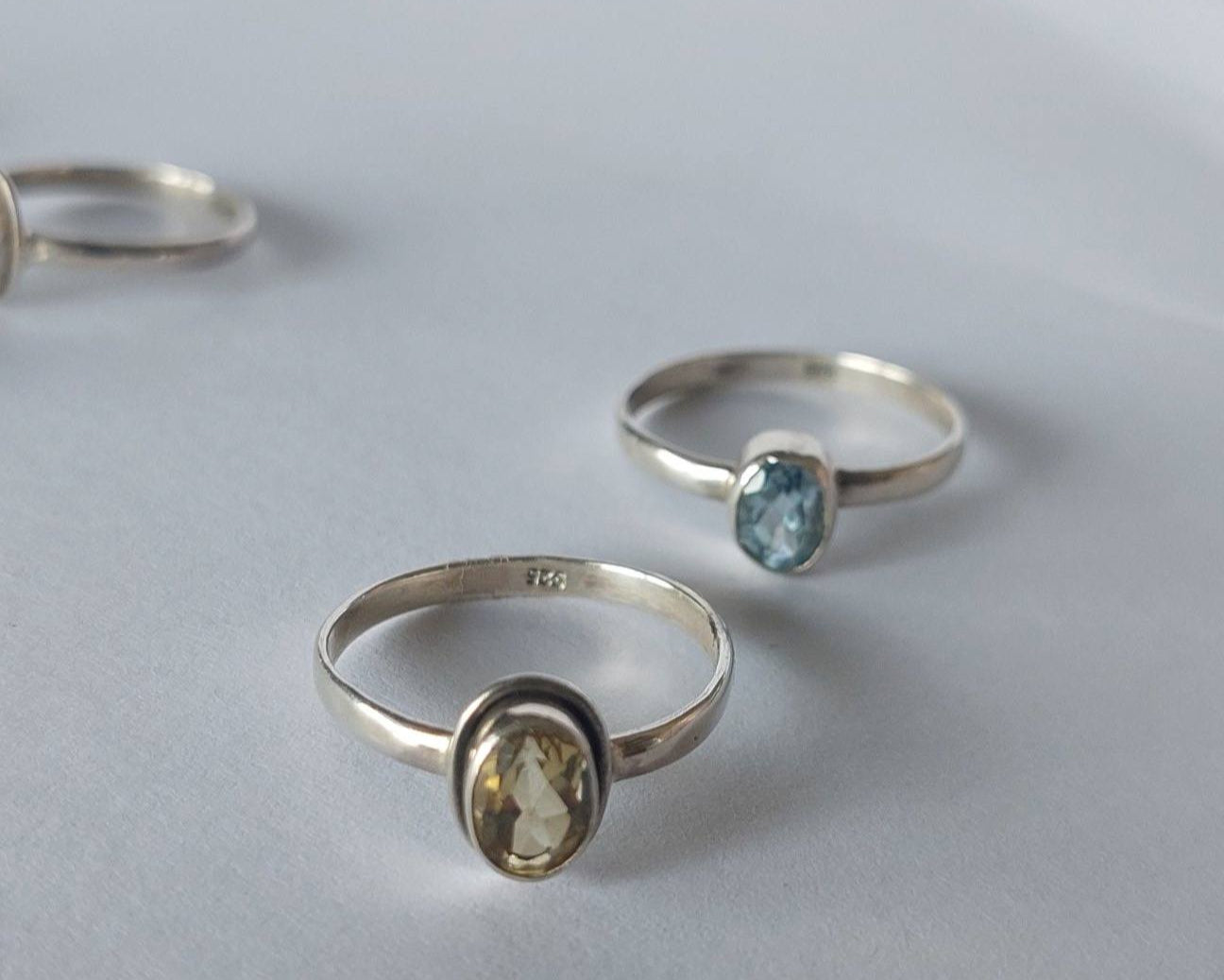 • Anillo con piedra citrino 🤍