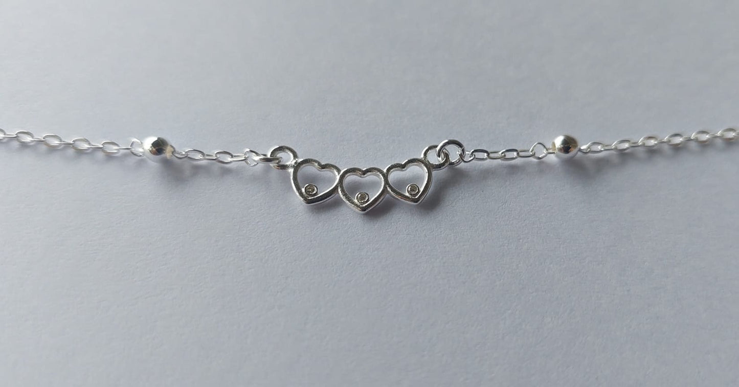 Pulsera de Plata 925 con Tres Corazones y Puntos de Luz