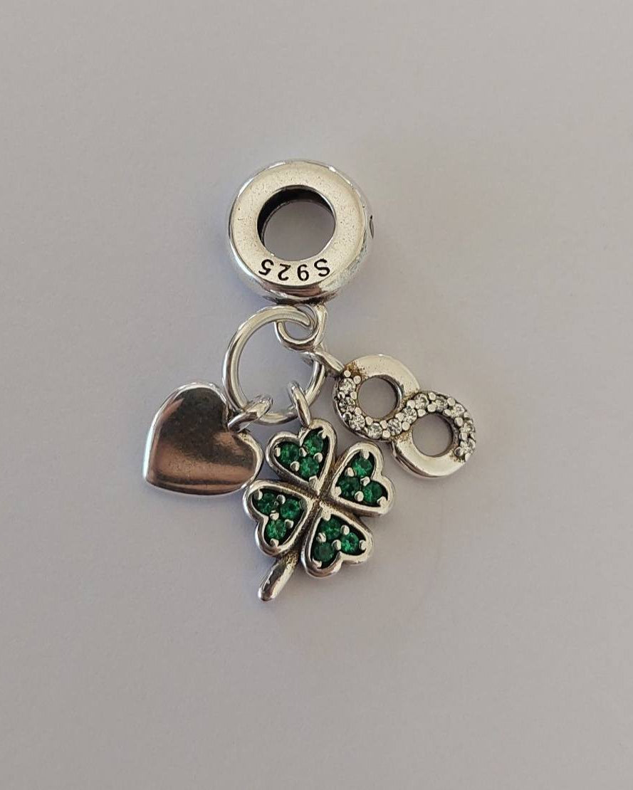 Charm Infinito suerte y amor