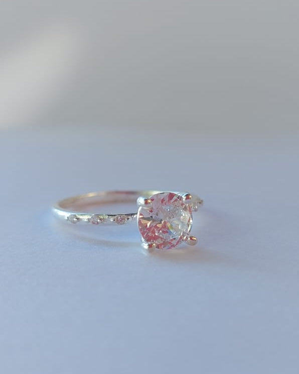 Anillo con Circonias