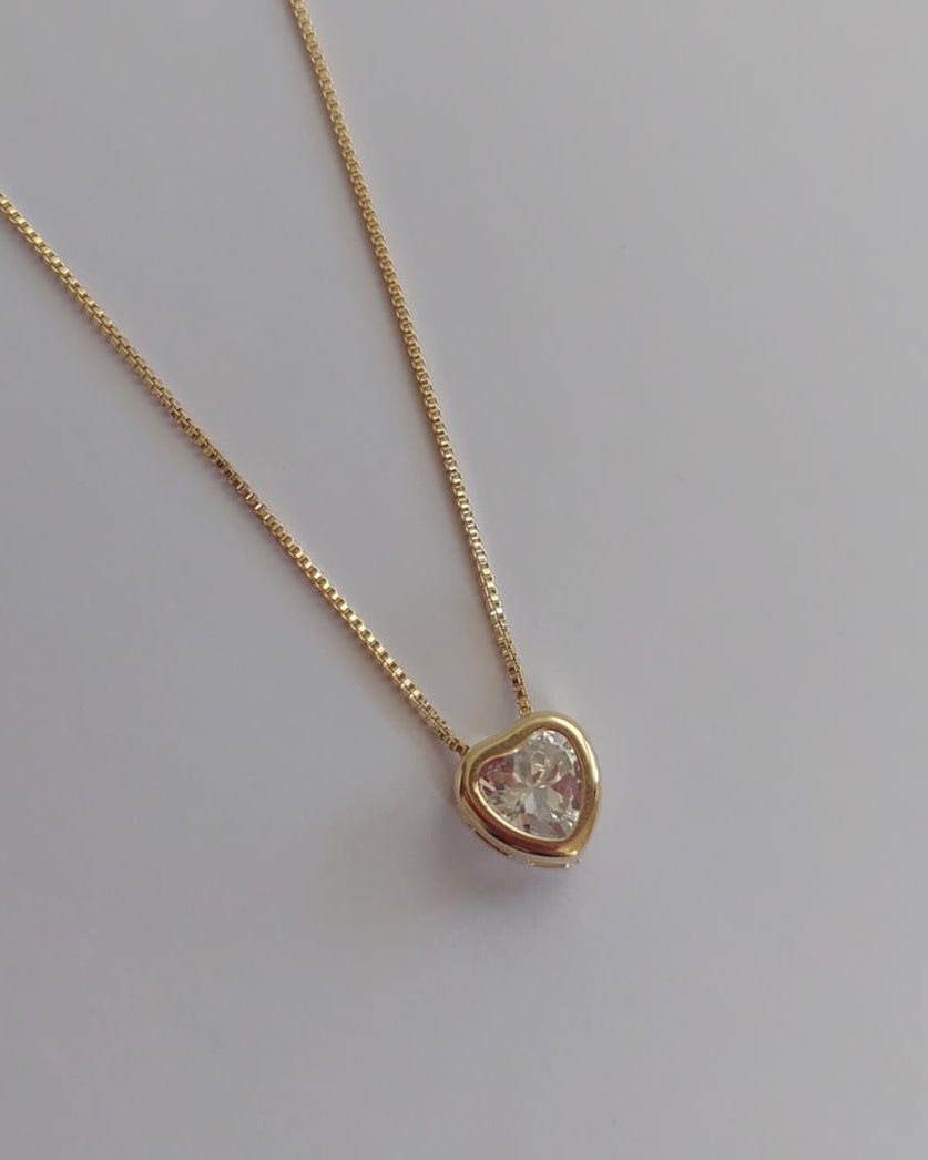 Cadena con punto de luz corazon