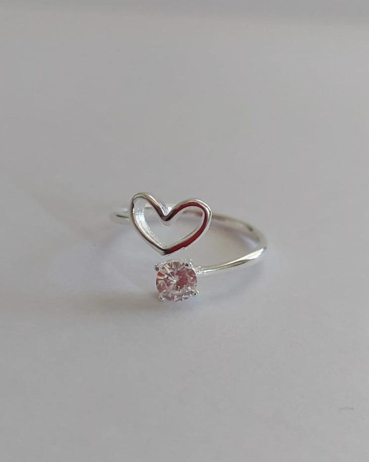 Anillo corazón con circonia