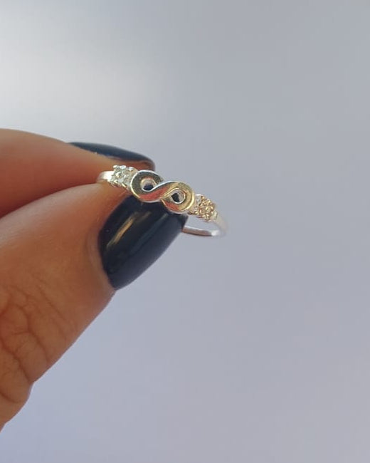 Anillo Infinito con Circonias