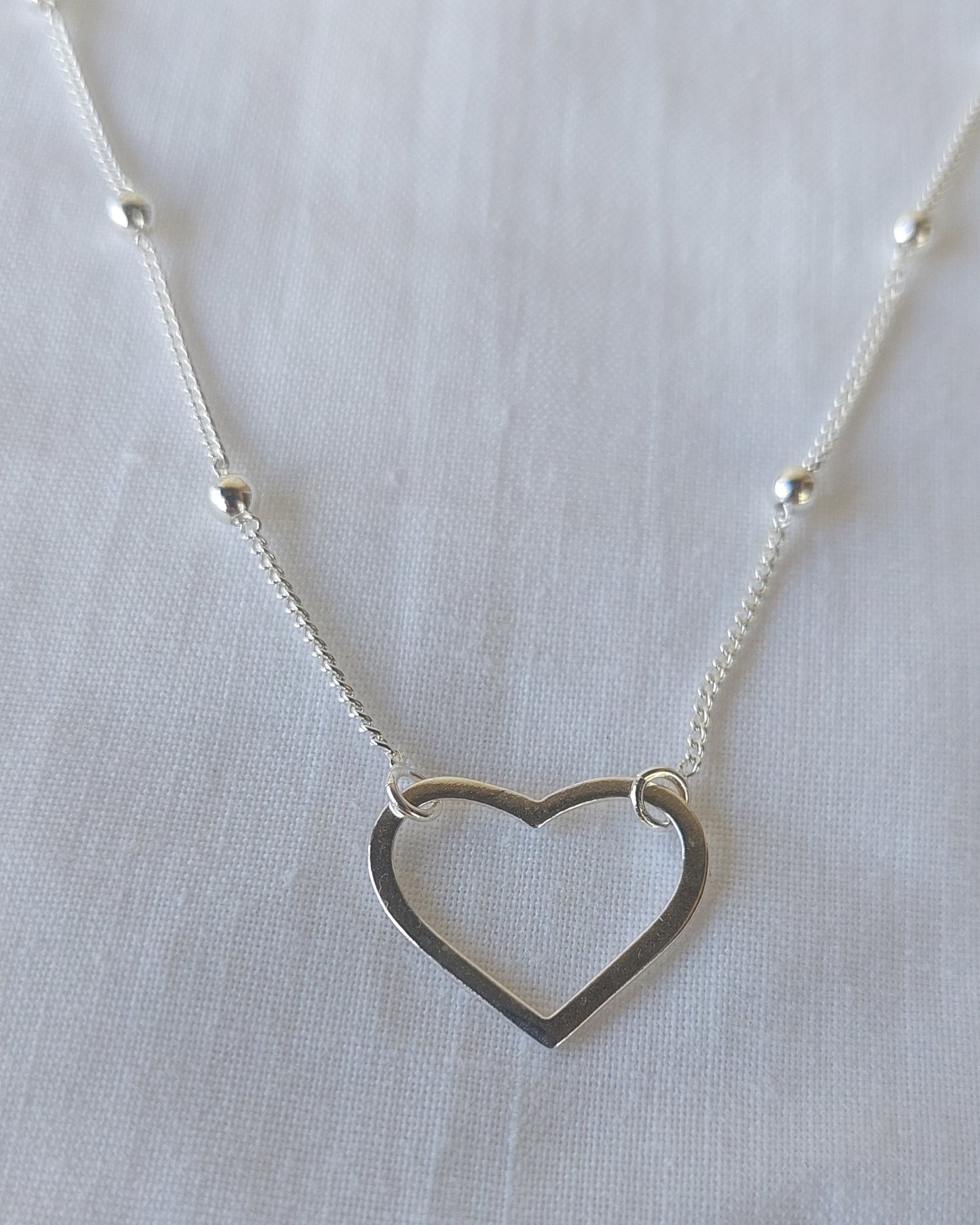 Collar de Plata 925 – Corazón Abierto