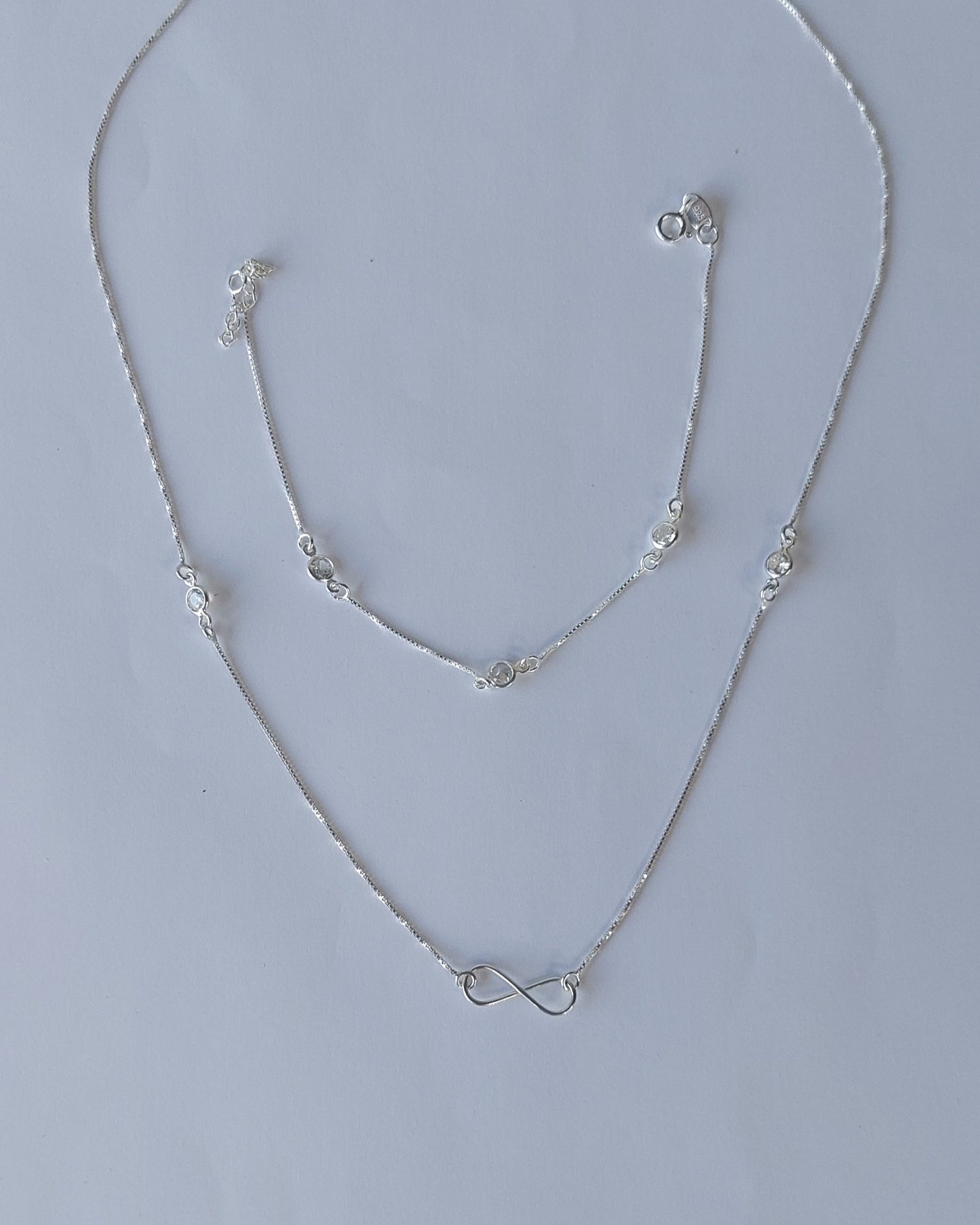 Cadena infinito con puntos de luz ✨