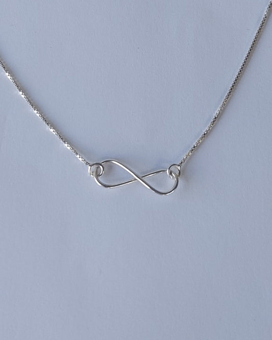 Cadena infinito con puntos de luz ✨