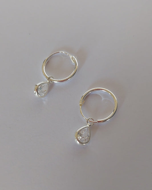 Aros con Dije Gota y Circonia Transparente