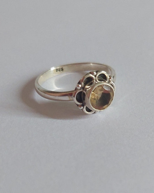 Anillo Flor con Piedra Citrino