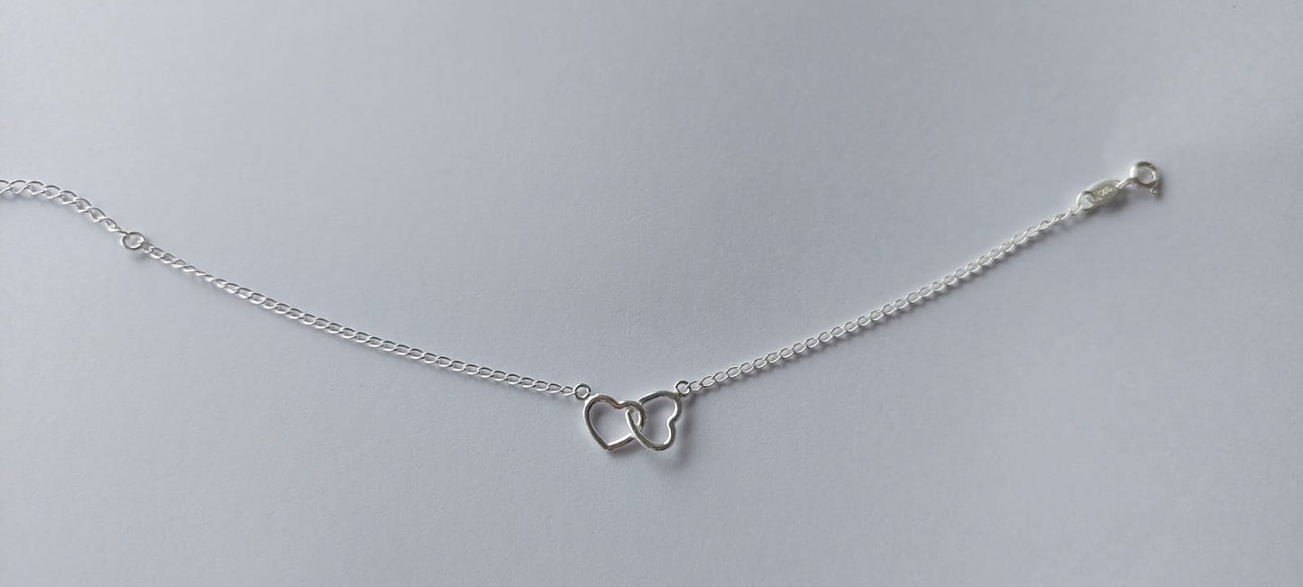 ✨ Pulsera de Plata 925 con Corazones Entrecruzados: Un Símbolo de Amor y Unión ✨