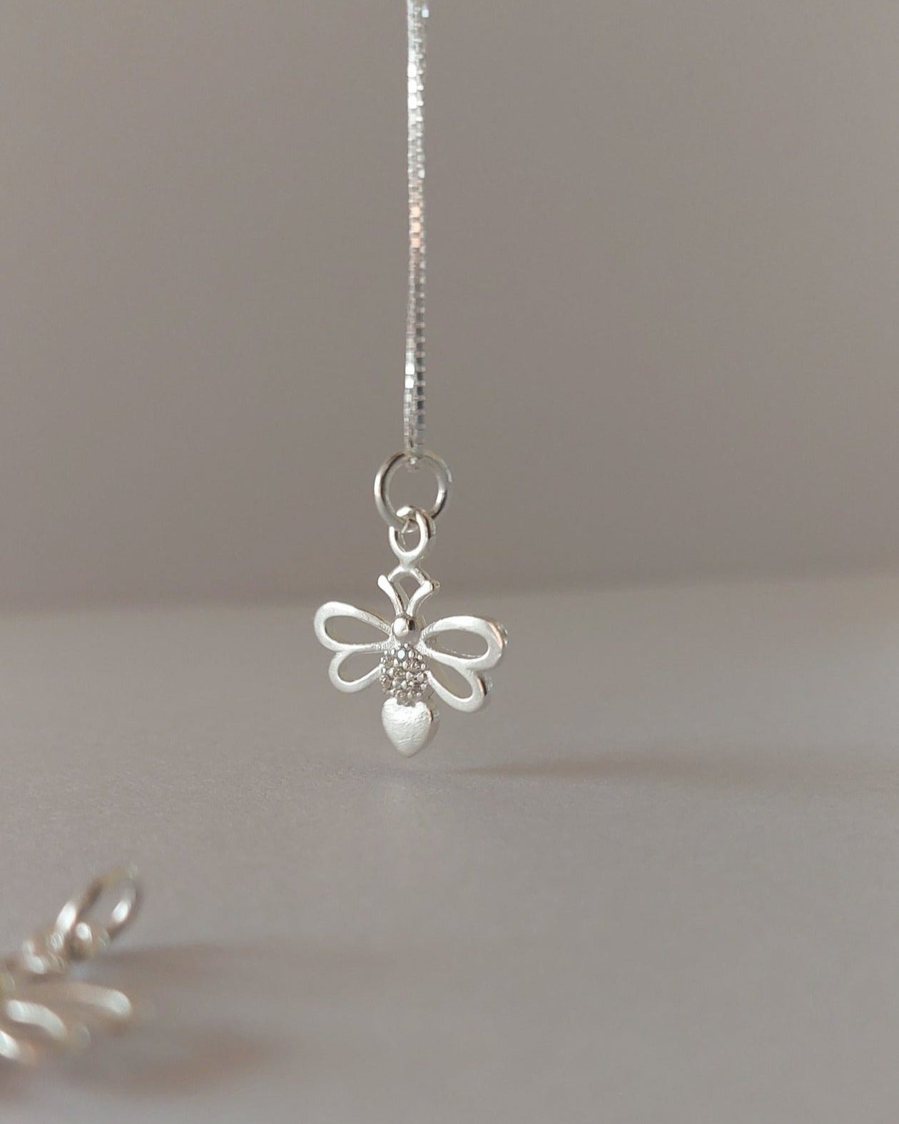 Cadena con dije Abeja