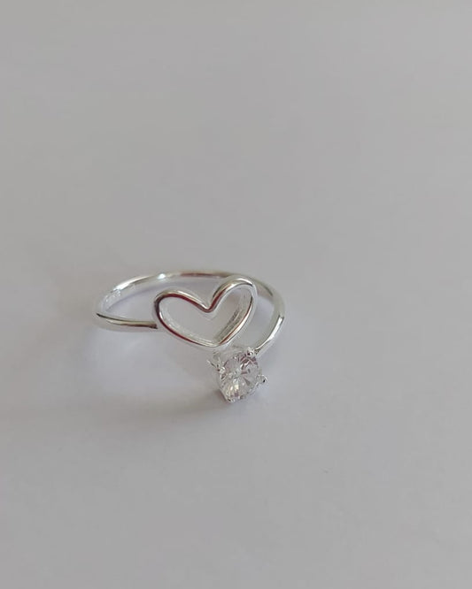Anillo corazón con circonia
