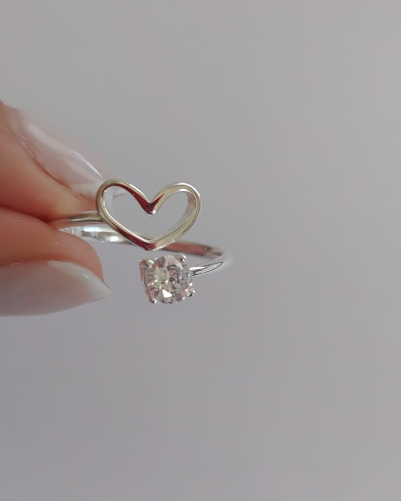 Anillo corazón con circonia