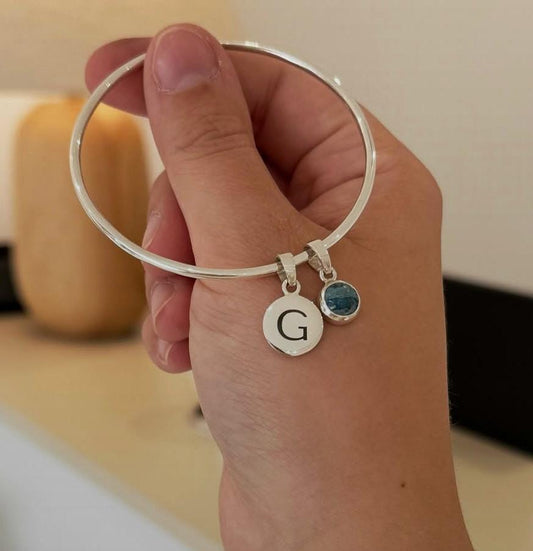 Esclava con inicial + piedra